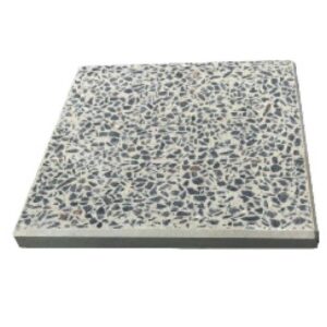 Тротуарна плитка кольорова у вигляді квадрата з мозаїкою